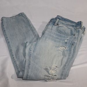 American Eagle Outfitters: Ripped Jeans